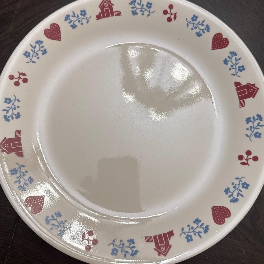 Corelle Village Folk Stitch Dinner Plates Red Schoolhouse Heart Blue Floral 10"